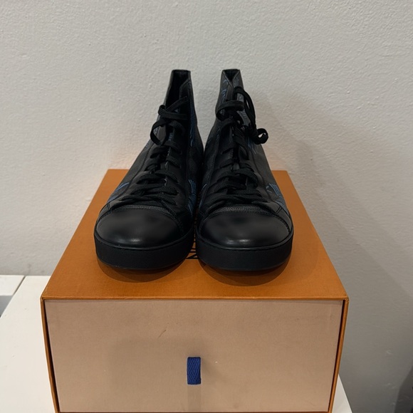 In the box - Picture 8 of 8